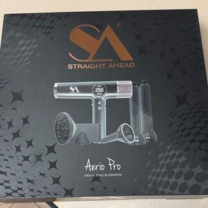 Straight Ahead Aerio Pro Digital Ionic Blowdryer - Black